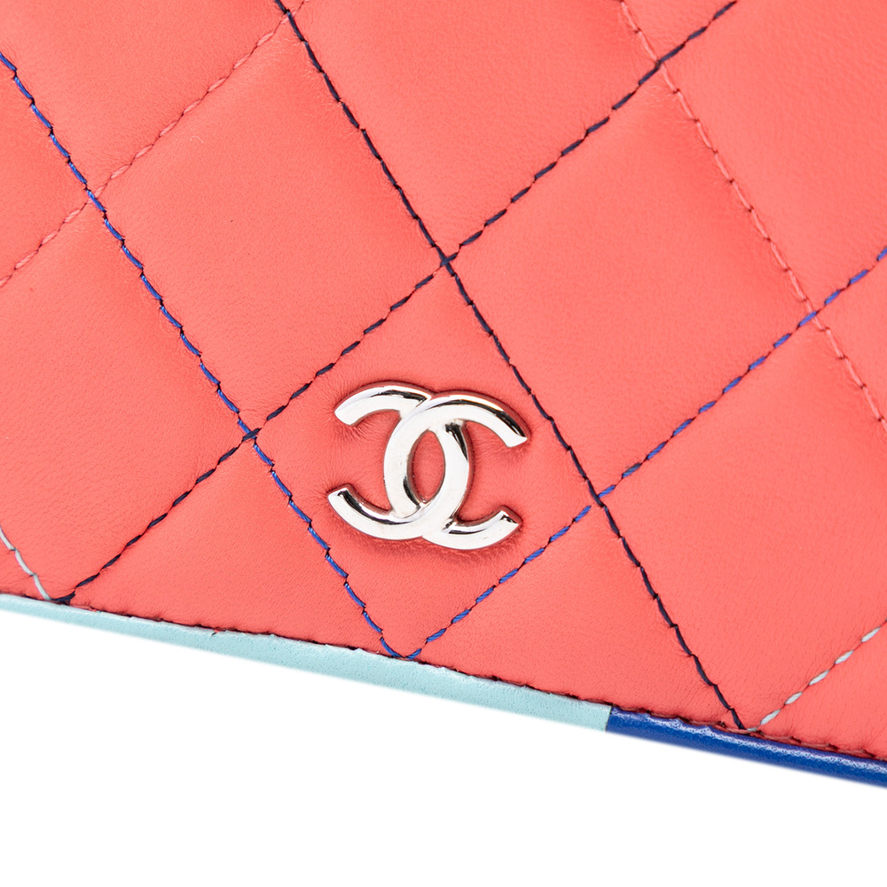 Pre-Loved Chanel CC Quilted Lambskin Multicolor Border Full Flap Wallet on Chain - Picture 6 of 7